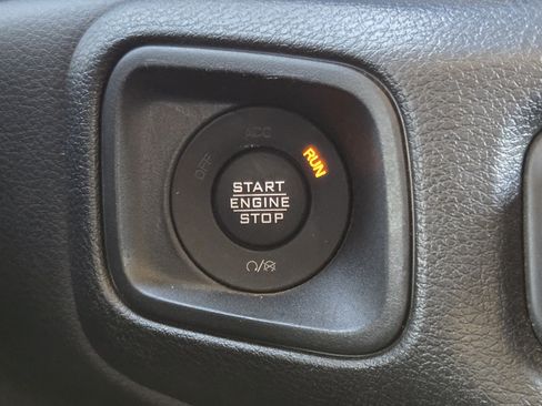 Used 2025 Jeep Wrangler Unlimited Sport AWD/4WD image 17