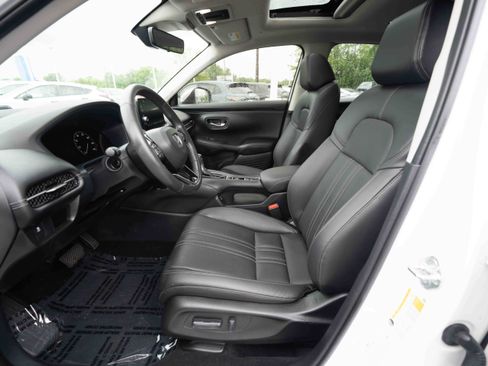 Used 2024 Honda HR-V EX-L image 9