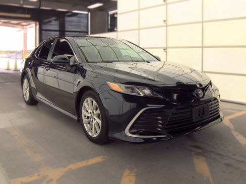 Used 2021 Toyota Camry LE FWD image 2