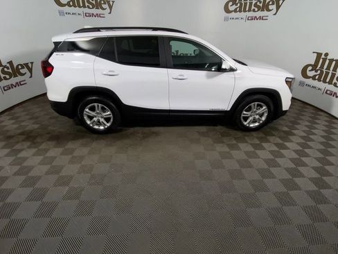 Certified 2023 GMC Terrain SLE w/ Driver Convenience Package image 9