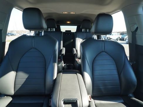 Used 2021 Toyota Highlander XLE image 37