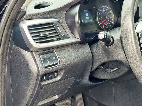 Used 2019 Kia Optima LX image 10