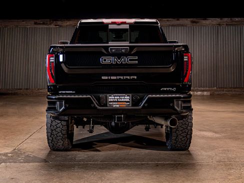 Used 2026 GMC Sierra 3500 AT4 w/ AT4 Premium Plus Package AWD/4WD image 8