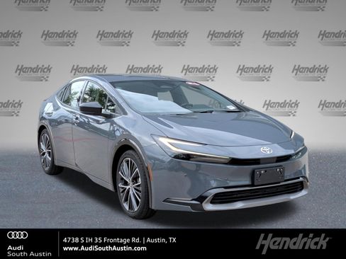 Used 2024 Toyota Prius XLE FWD image 1