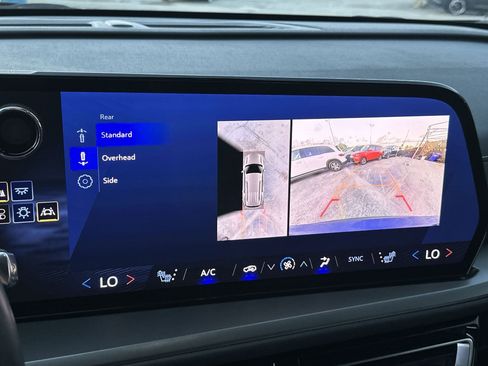 Used 2024 Chevrolet Traverse LS image 22