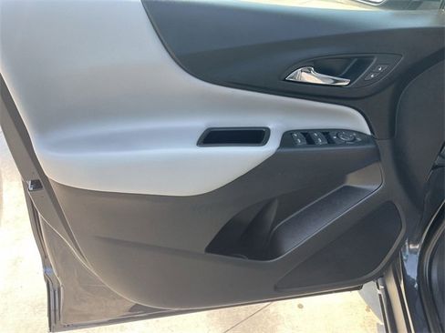 Used 2022 Chevrolet Equinox LS image 21
