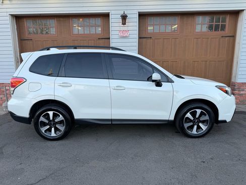 Used 2017 Subaru Forester 2.5i Premium w/ All-Weather Package AWD/4WD image 2