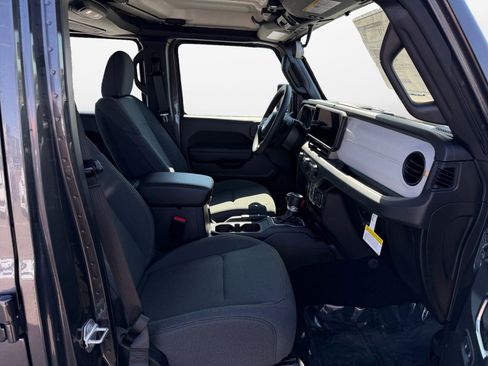 New 2026 Jeep Gladiator Sport AWD/4WD image 15
