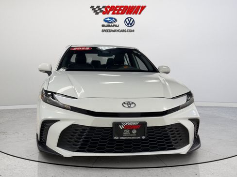 Used 2025 Toyota Camry SE FWD image 13