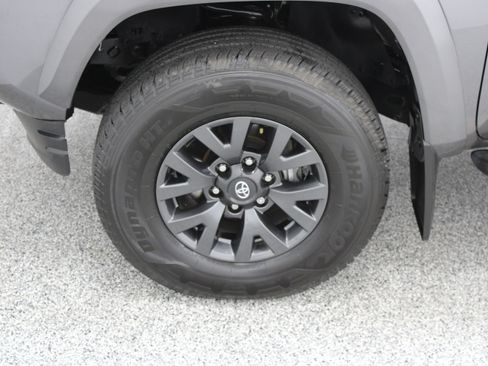 Used 2023 Toyota Tacoma SR5 RWD image 11