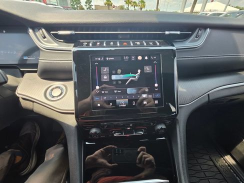 Used 2023 Jeep Grand Cherokee Altitude RWD image 22
