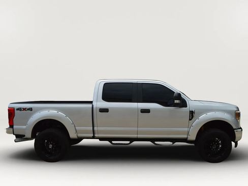 Used 2018 Ford F250 XL w/ Power Equipment Group AWD/4WD image 13