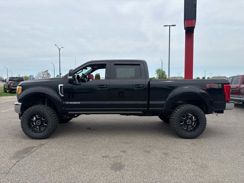 Used 2017 Ford F250 Lariat w/ Lariat Ultimate Package AWD/4WD image 2