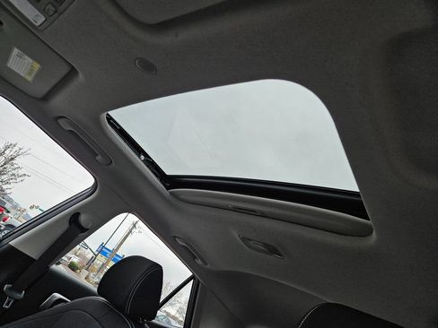 Used 2026 Hyundai Venue SEL FWD image 17