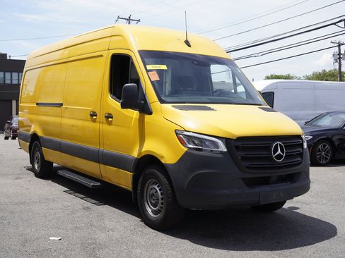 Used 2021 Mercedes-Benz Sprinter 2500 w/ Acoustic Package image 9