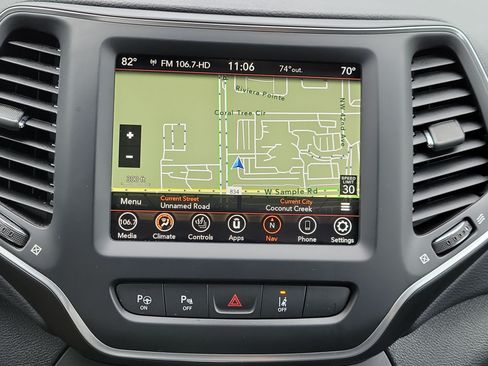 Used 2023 Jeep Cherokee Altitude Lux AWD/4WD image 24