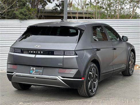 Used 2024 Hyundai Ioniq 5 SEL image 3