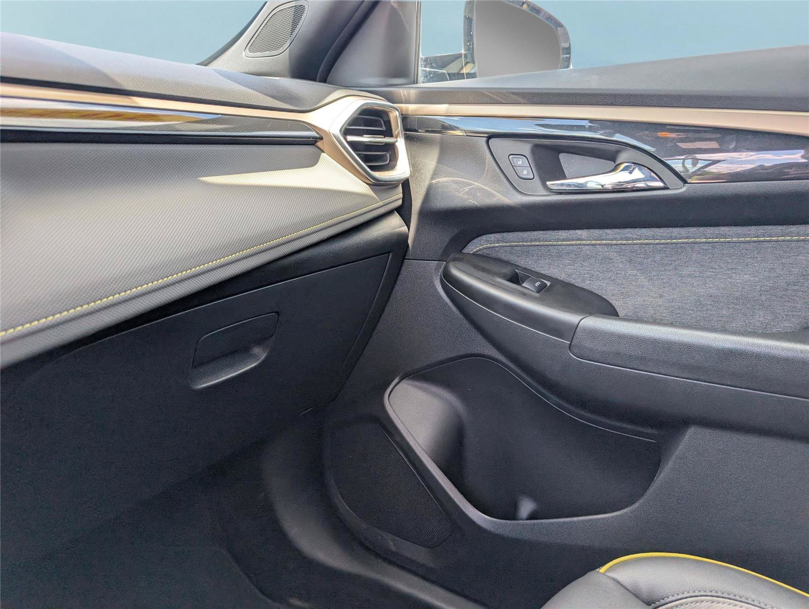 Used 2024 Chevrolet TrailBlazer ACTIV w/ Driver Confidence Package FWD image 29