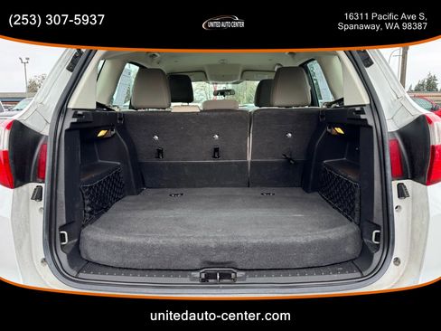 Used 2015 Ford C-MAX SE image 16