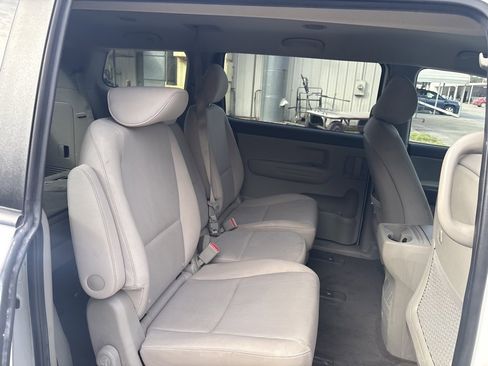 Used 2021 Kia Sedona LX image 13