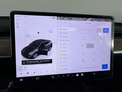 Used 2024 Tesla Model Y 2WD image 11