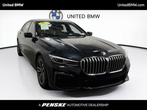 Used 2022 BMW 750i xDrive w/ Luxury Rear Seating Package AWD/4WD image 3