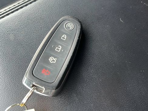Used 2017 Lincoln Navigator L Select RWD image 28
