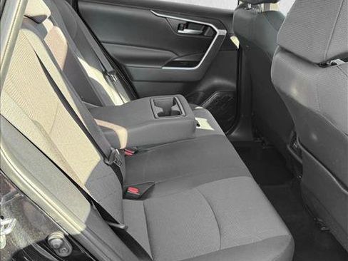 Used 2025 Toyota RAV4 XLE AWD/4WD image 18