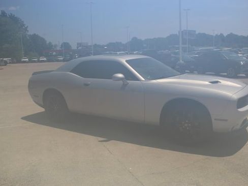 Used 2022 Dodge Challenger SXT w/ Plus Package RWD image 9