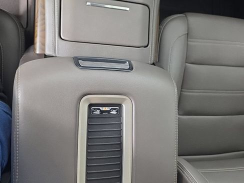 Used 2020 GMC Yukon Denali w/ Denali Premium Package AWD/4WD image 21