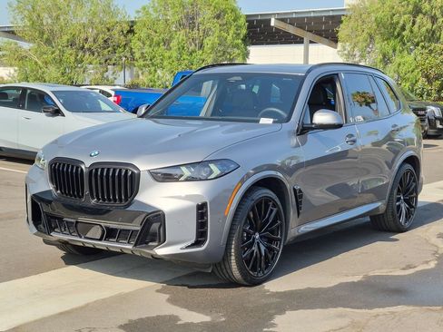 Used 2026 BMW X5 xDrive40i w/ M Sport Package AWD/4WD image 2