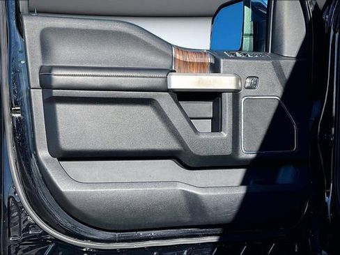 Used 2018 Ford F150 Lariat w/ Equipment Group 502A Luxury image 21