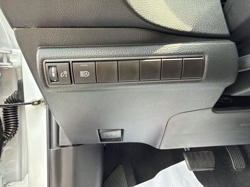 Used 2024 Toyota Corolla LE FWD image 12