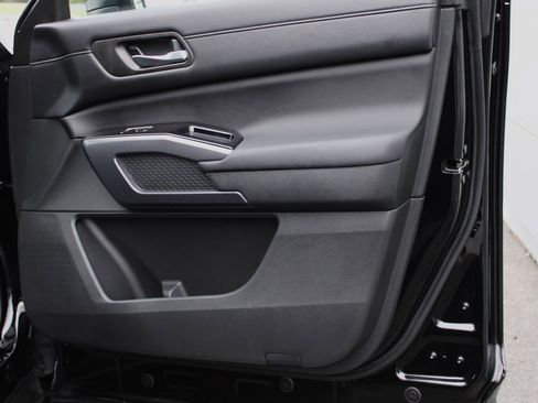 Certified 2024 Nissan Pathfinder SL w/ SL Premium Package image 19