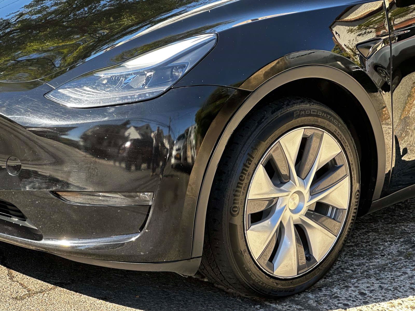 Used 2023 Tesla Model Y Long Range AWD/4WD image 9