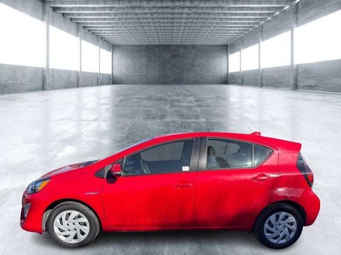 Used 2016 Toyota Prius C Two image 3