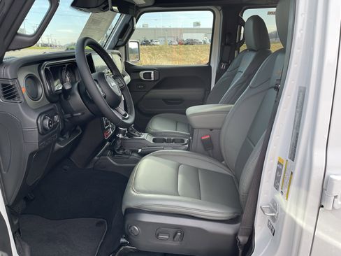 New 2026 Jeep Gladiator Mojave image 12