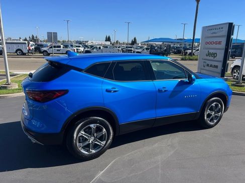 Used 2025 Chevrolet Blazer LT FWD image 17