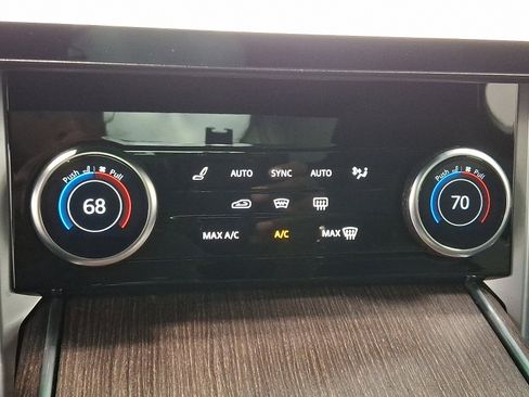 Certified 2023 Land Rover Range Rover SE image 14