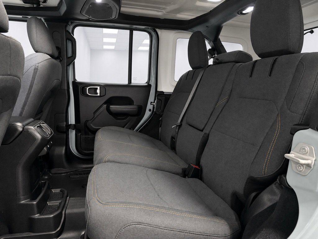 Used 2024 Jeep Wrangler Unlimited AWD/4WD image 20