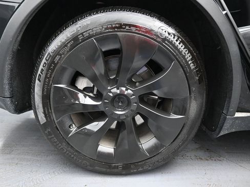 Used 2023 Tesla Model Y Long Range image 32