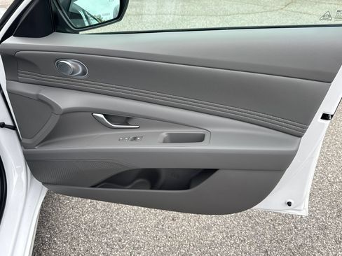 Used 2026 Hyundai Elantra Sport FWD image 14