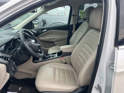 Used 2017 Ford Escape Titanium w/ Equipment Group 301A FWD image 3