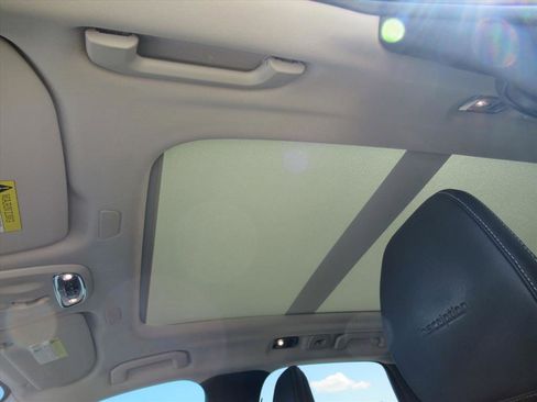 Used 2019 Volvo XC60 T5 Inscription w/ Protection Package Premier image 17