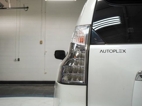 Used 2016 Lexus GX 460 w/ Premium Package AWD/4WD image 36