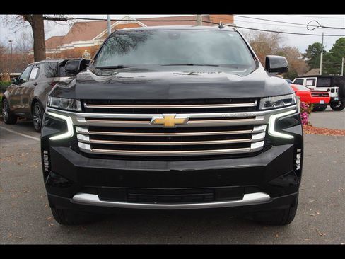 Used 2021 Chevrolet Suburban High Country image 8