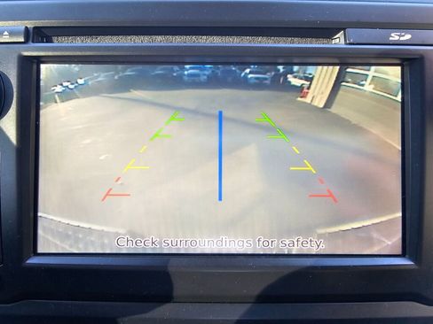 Used 2017 Nissan Titan SV image 23