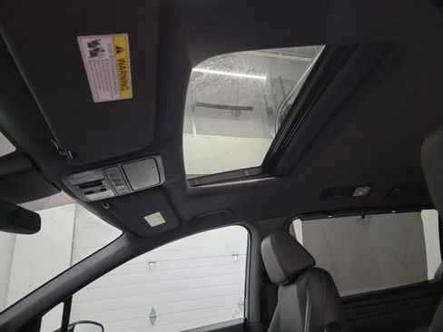 Certified 2023 Honda Odyssey Sport image 24