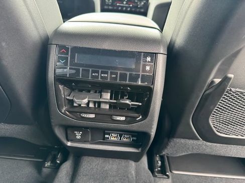 New 2026 Jeep Grand Cherokee L 4WD image 32
