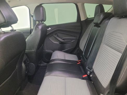 Used 2017 Ford Escape SE w/ Equipment Group 201A FWD image 18